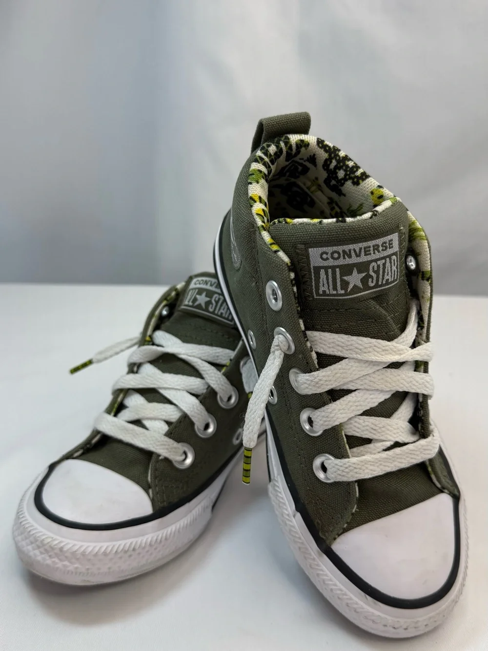Converse Kids' Size 11 All Star Street Snake Lined High-Top Sneakers EUC